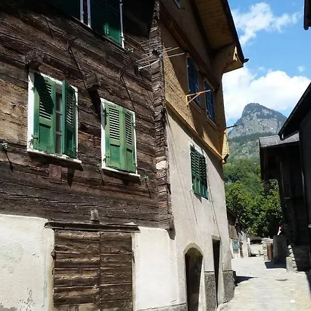 Historische Maisonettewohnung Bis 10 Gaeste, Magic Pass Belalp, Rosswald Und Mehr ナータース