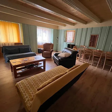 アパート Historische Maisonettewohnung Bis 10 Gaeste, Magic Pass Belalp, Rosswald Und Mehr ナータース